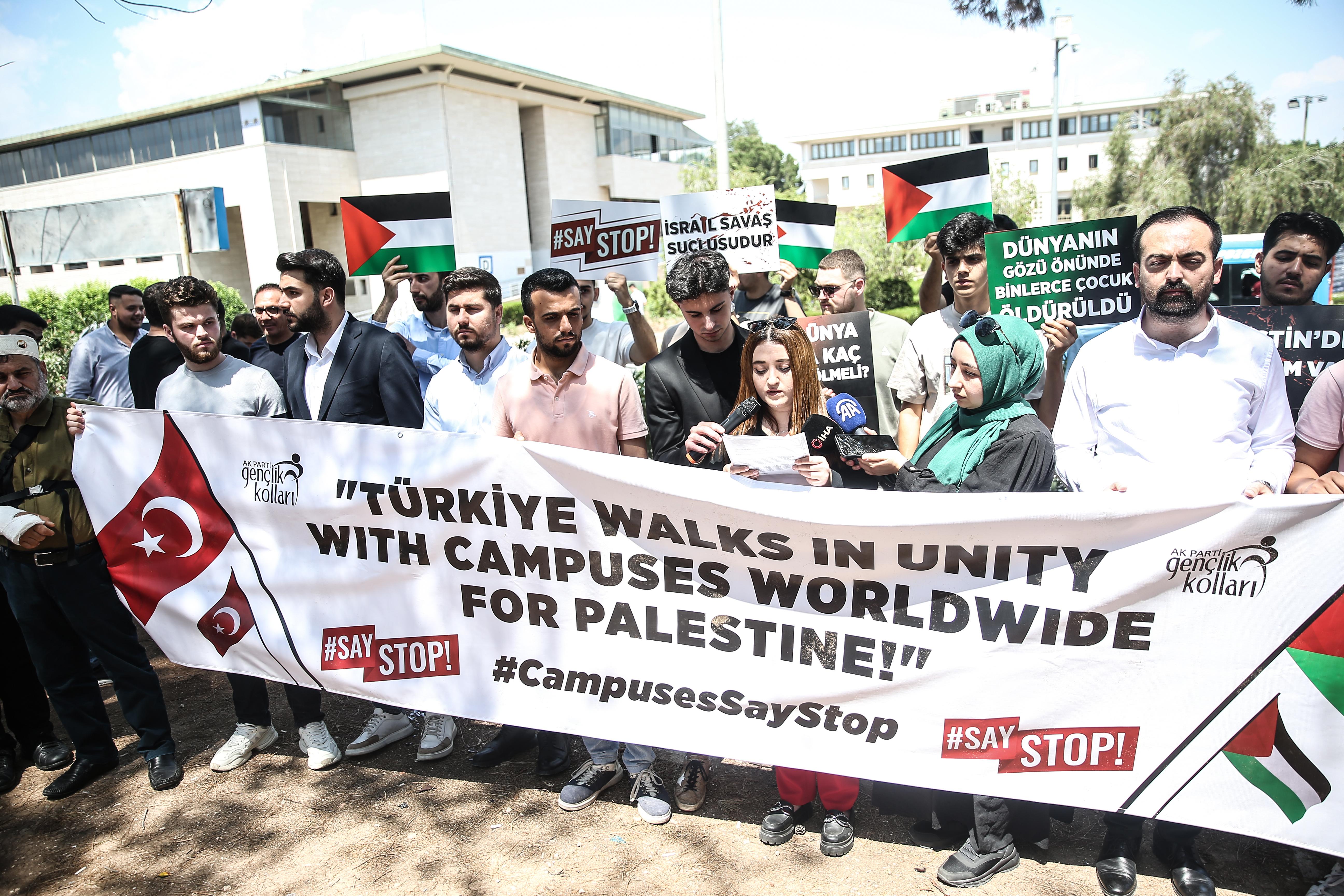 MEÜ'de öğrenciler İsrail'in Gazze'ye yönelik saldırılarını protesto etti